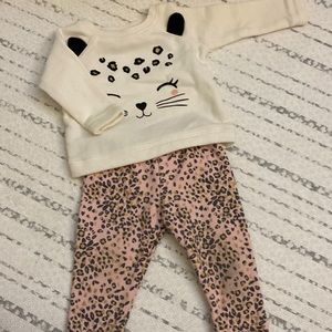 Carter’s matching set fleece lined pants and sweater